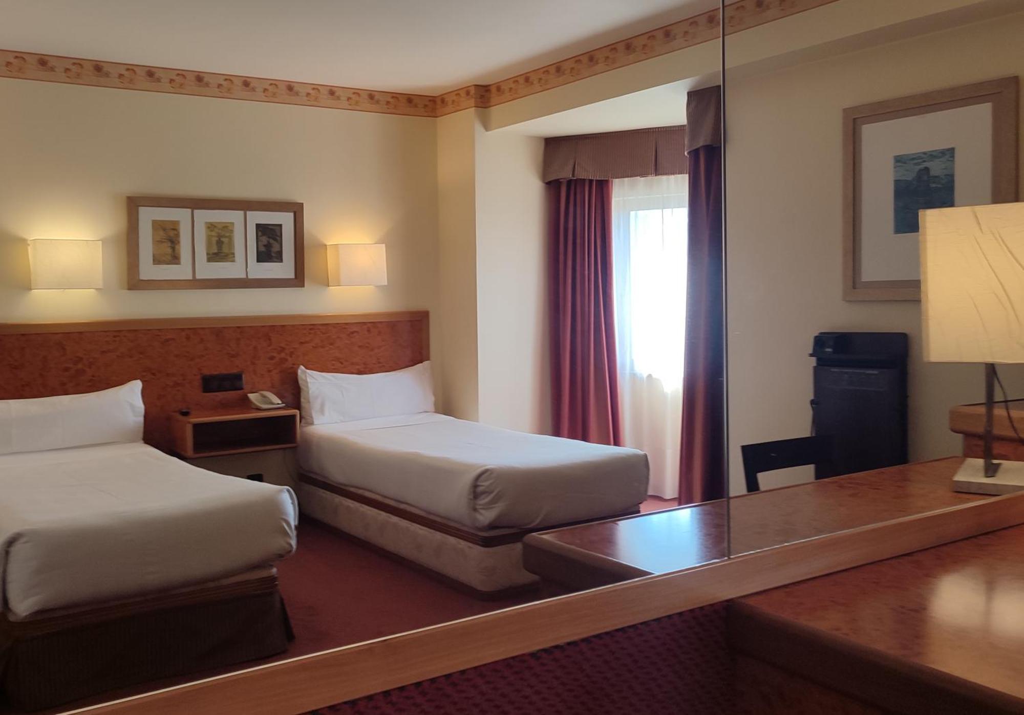 Hotel Sercotel Cuatro Postes Ávila Eksteriør billede
