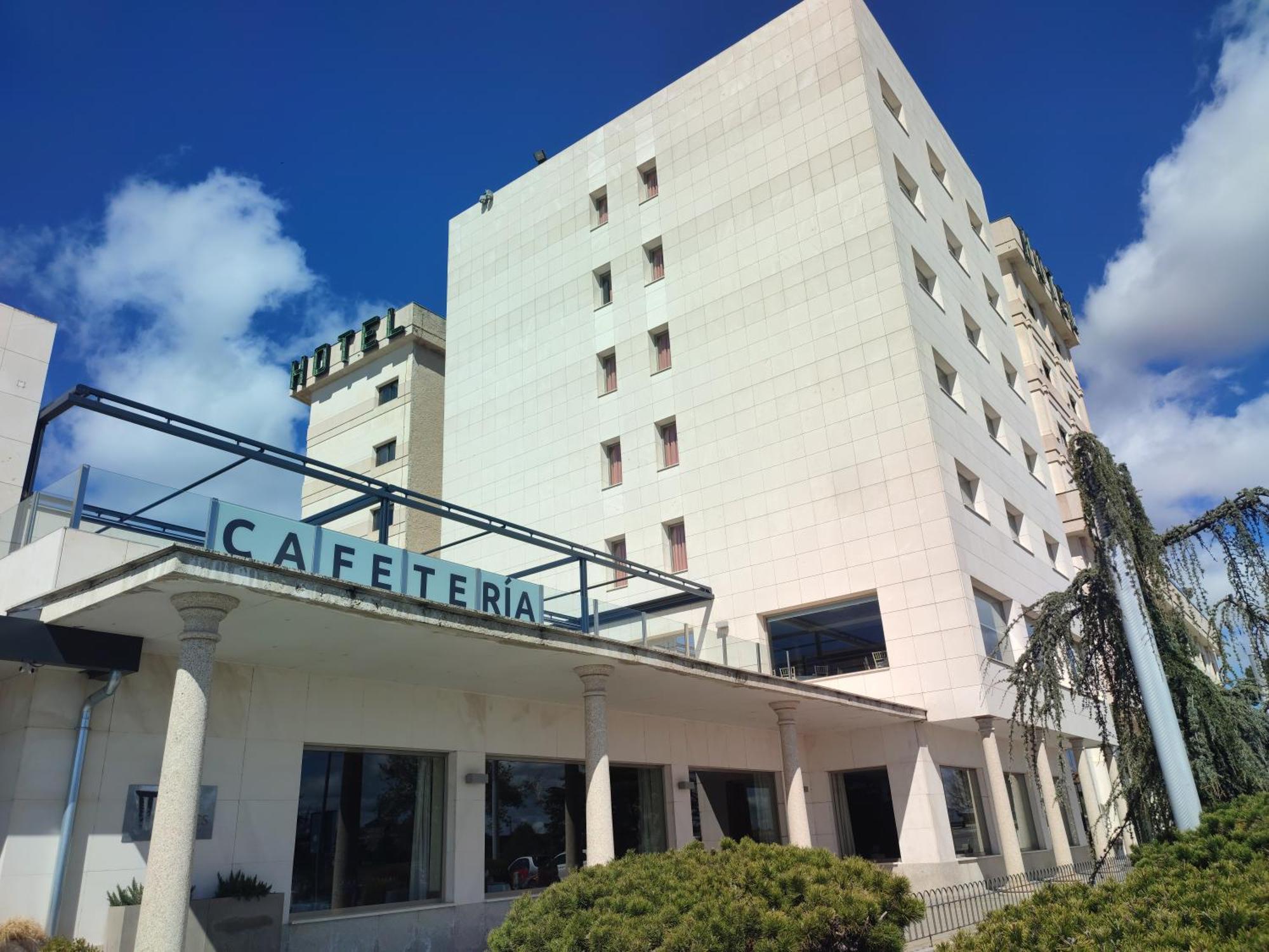 Hotel Sercotel Cuatro Postes Ávila Eksteriør billede