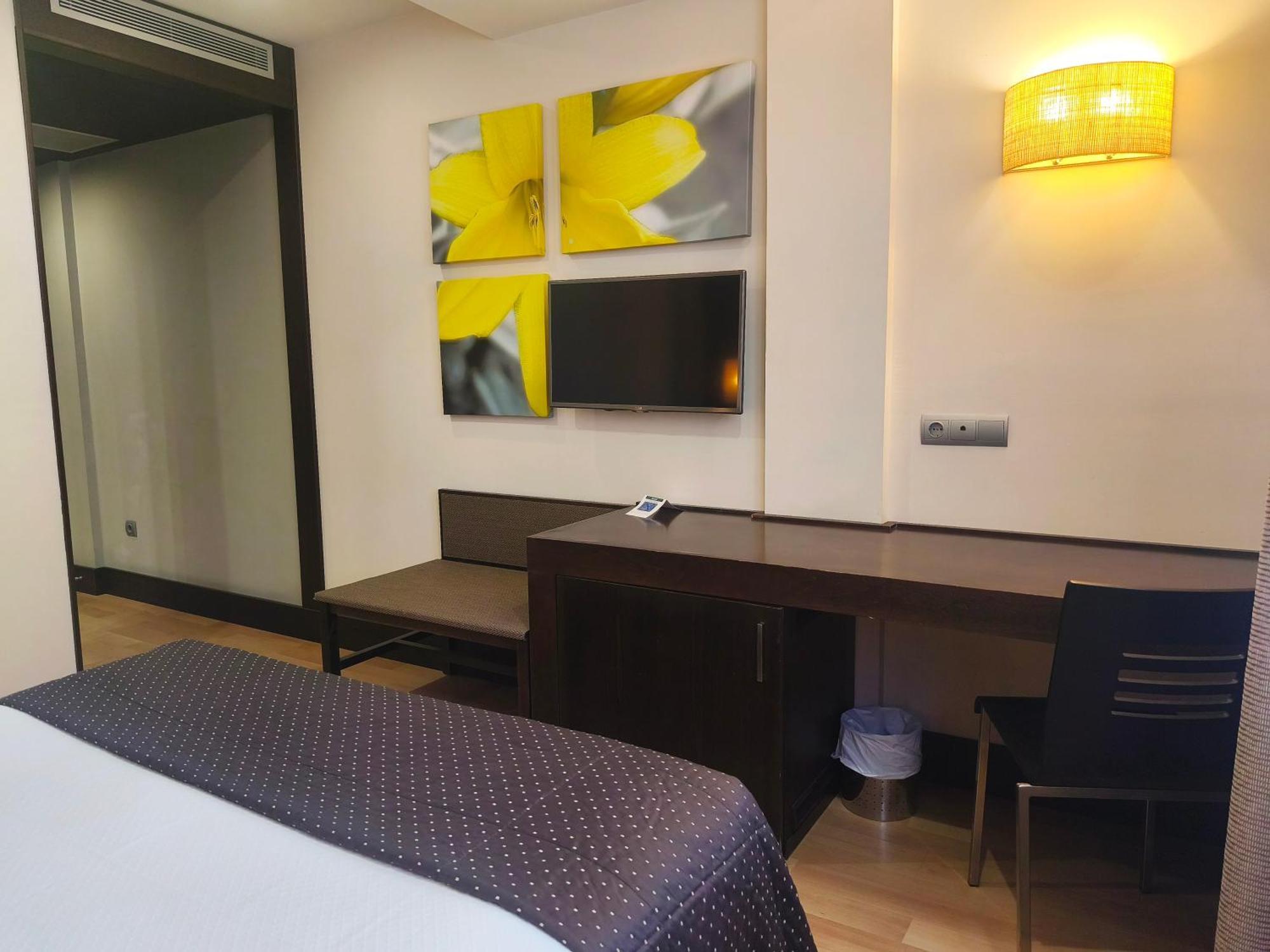 Hotel Sercotel Cuatro Postes Ávila Eksteriør billede
