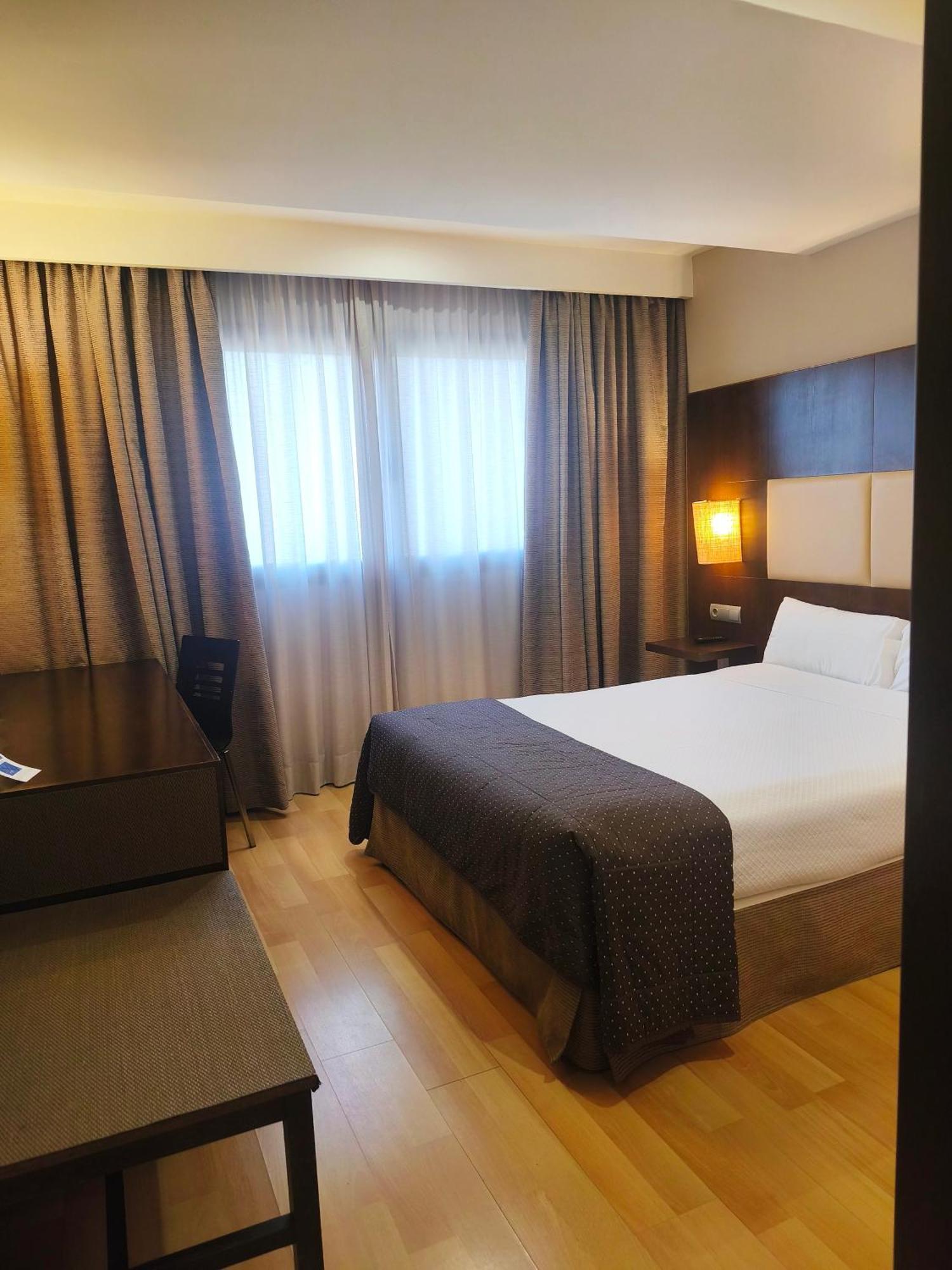 Hotel Sercotel Cuatro Postes Ávila Eksteriør billede